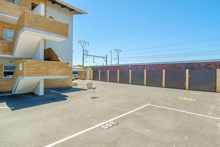 To Let 2 Bedroom Property for Rent in Heathfield Western Cape